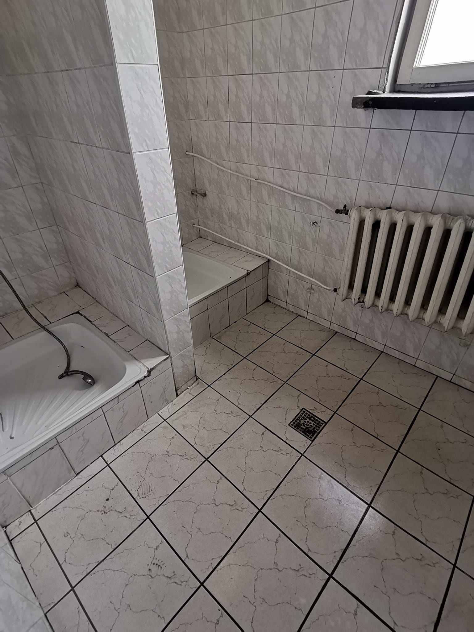 Czyszczenie łazienki w części wspólnej Chełm